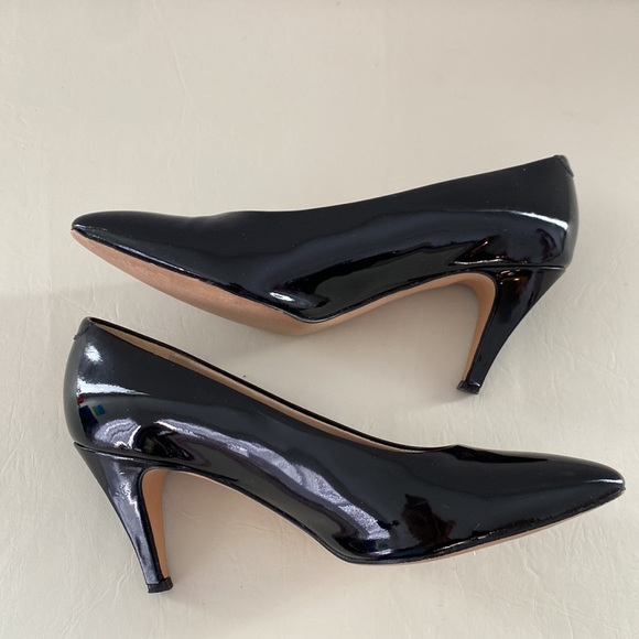 Bandolino black patent heels. Made In Italy. Size 7M. - Picture 2 of 12
